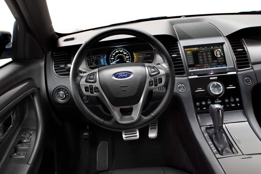  Ford Taurus SHO 2012 года  (фото 4 из 18)